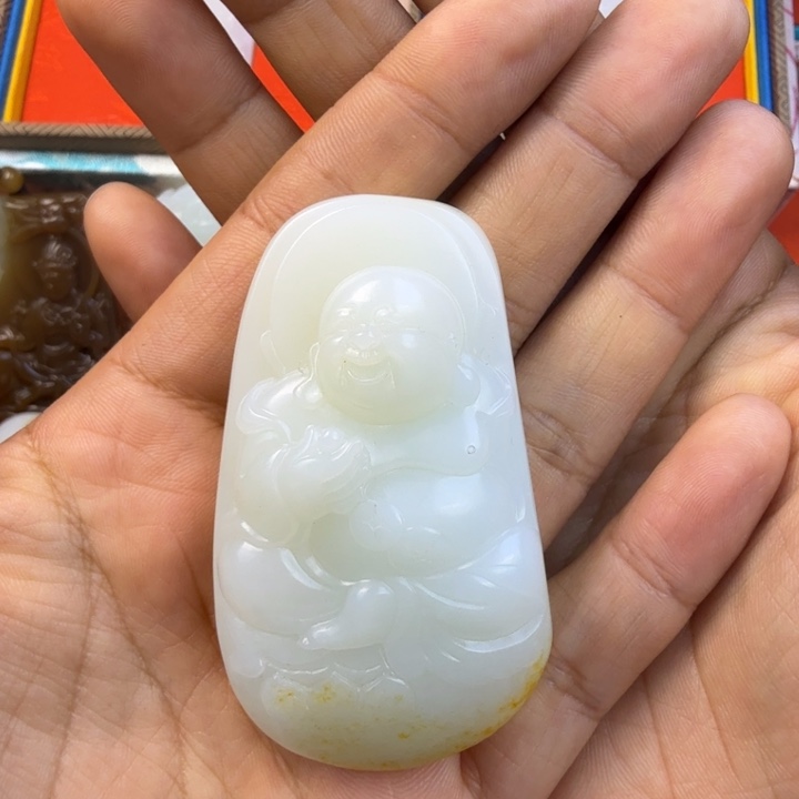 @***荣和田玉未镶嵌颈饰