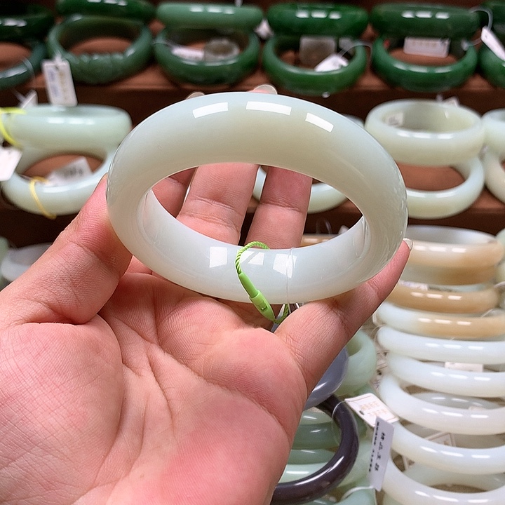 【闪购商品】和田玉手镯未镶嵌