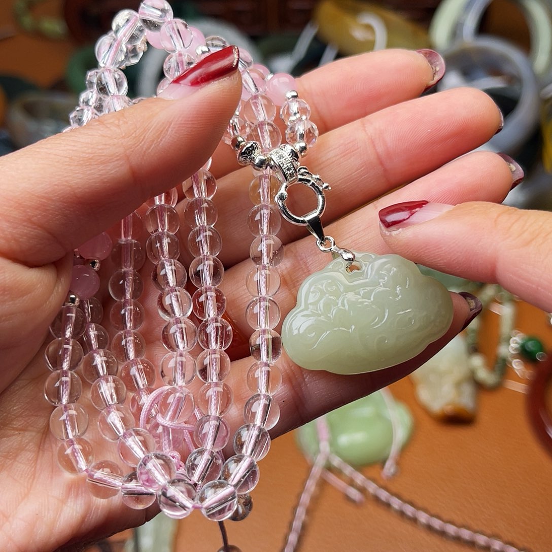 蛇纹石玉未镶嵌颈饰