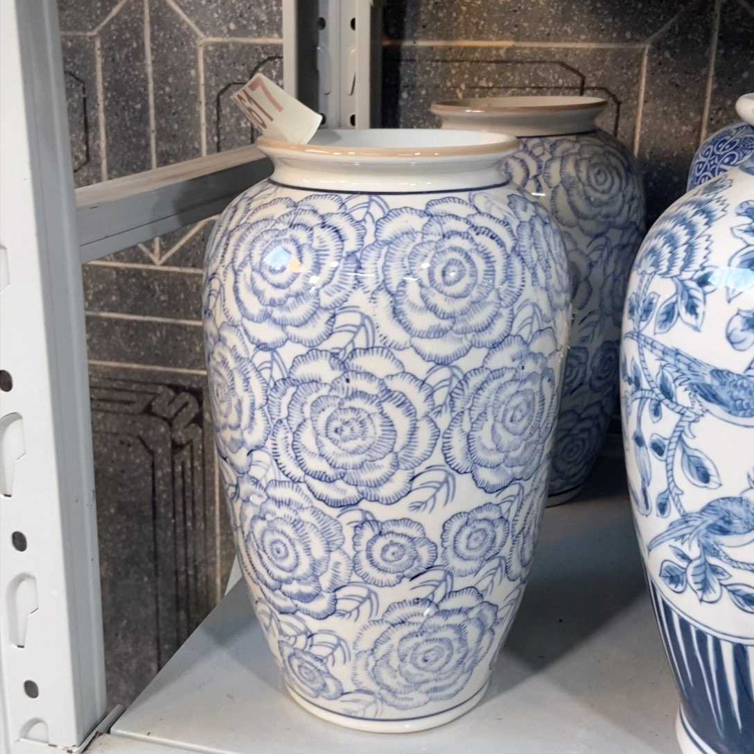 摆件花瓶手绘釉下彩