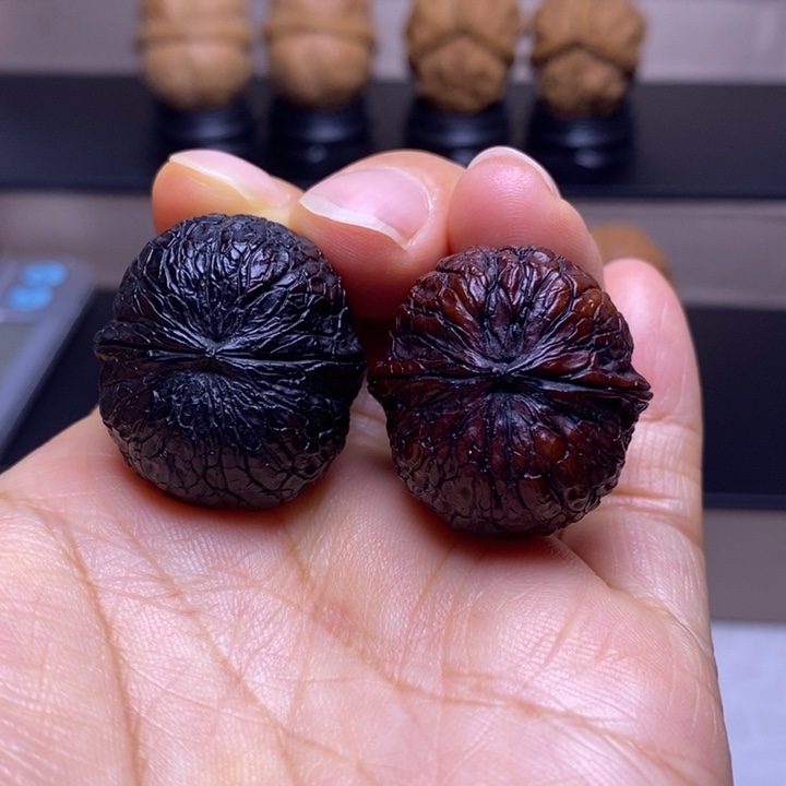 文玩核桃把件手捻地闷40