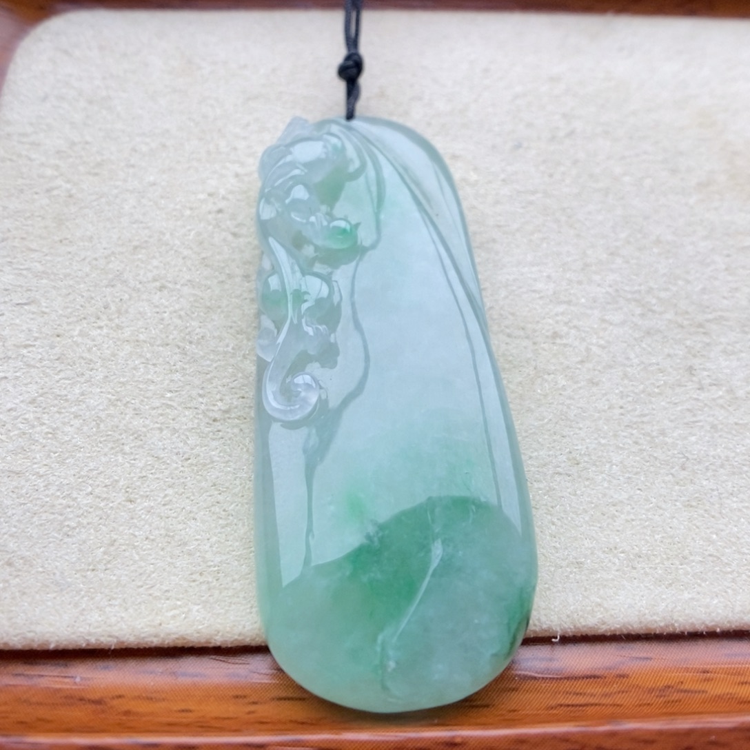 翡翠未镶嵌颈饰吊坠32