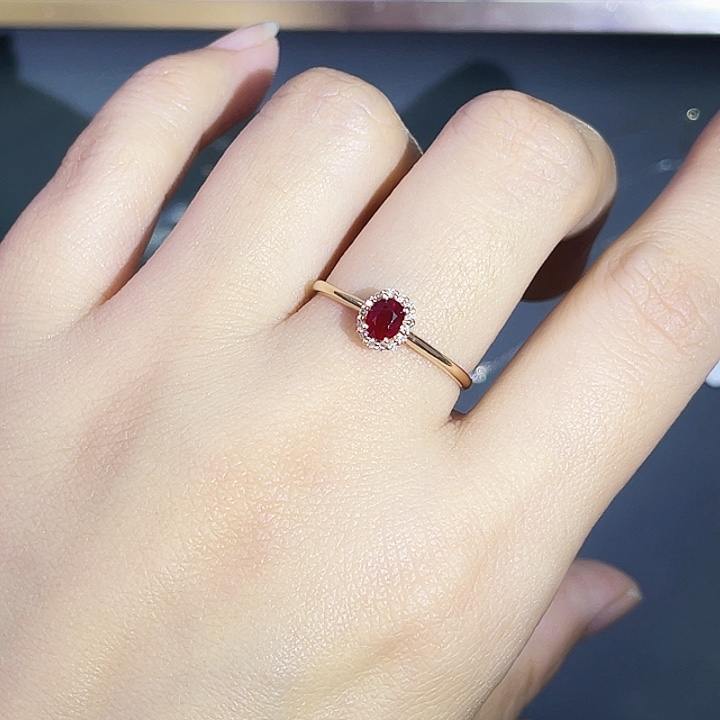 戒指18K金镶嵌红宝石0.42克拉