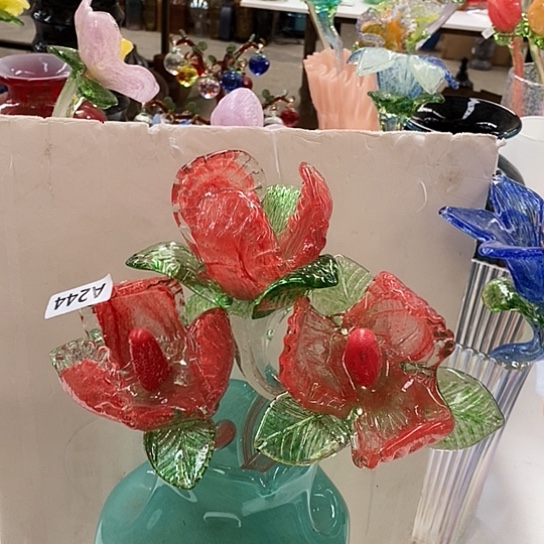 琉璃花瓶高45厘米宽9厘米