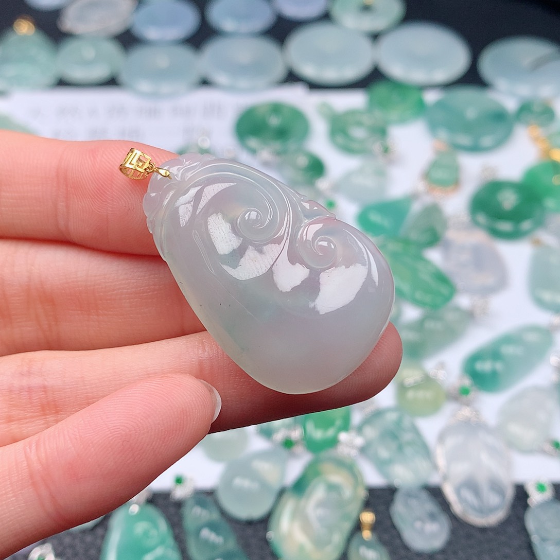 翡翠颈饰18K金镶嵌天然翡翠