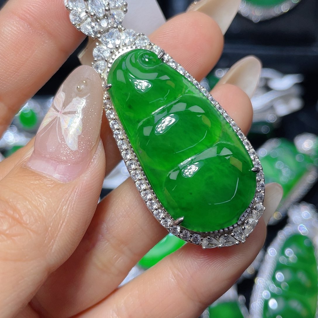 翡翠颈饰银S925镶嵌翡翠