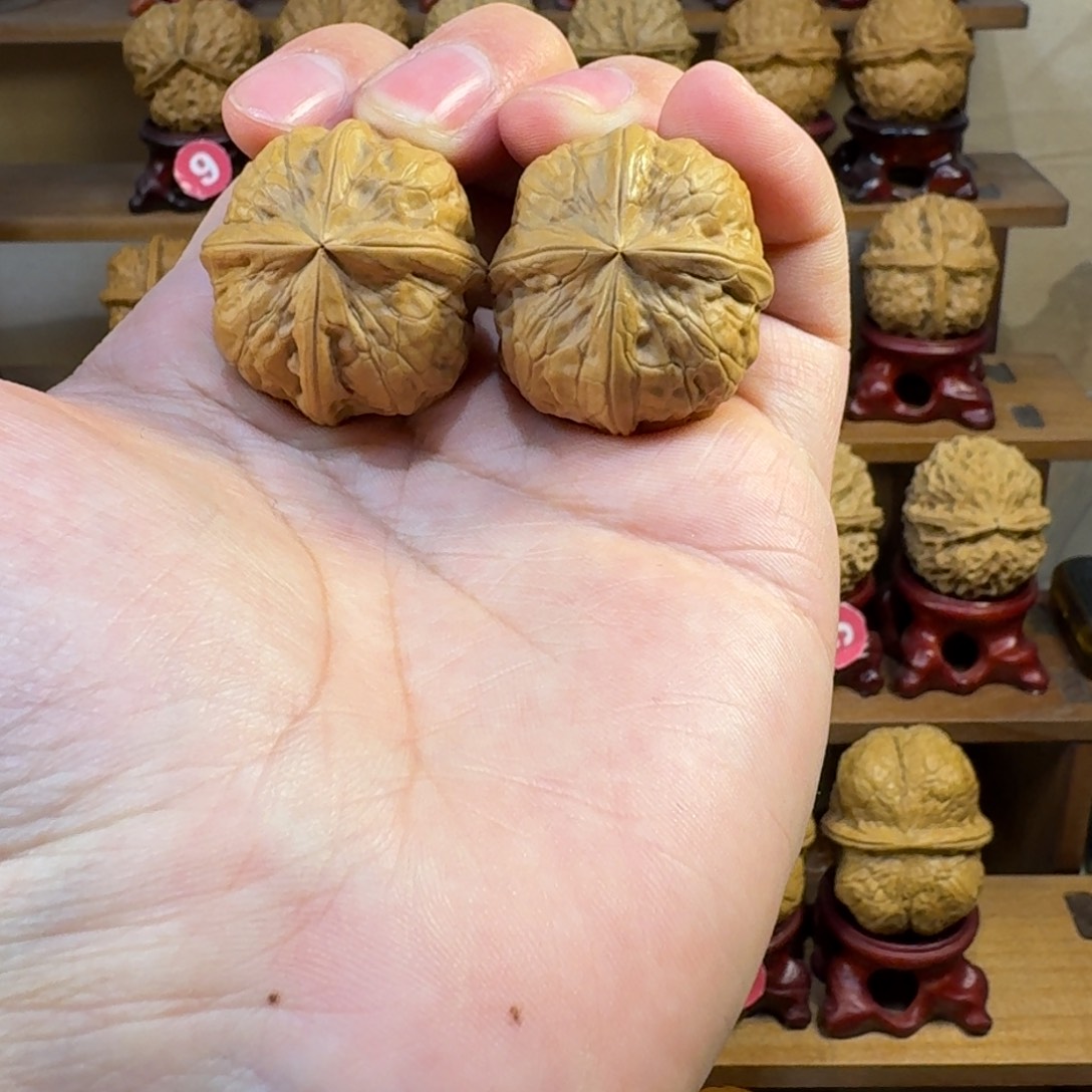 铁核桃把件包子四棱正十字