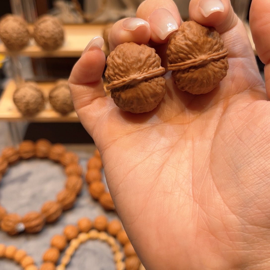 文玩核桃把件龙麟纹元宝