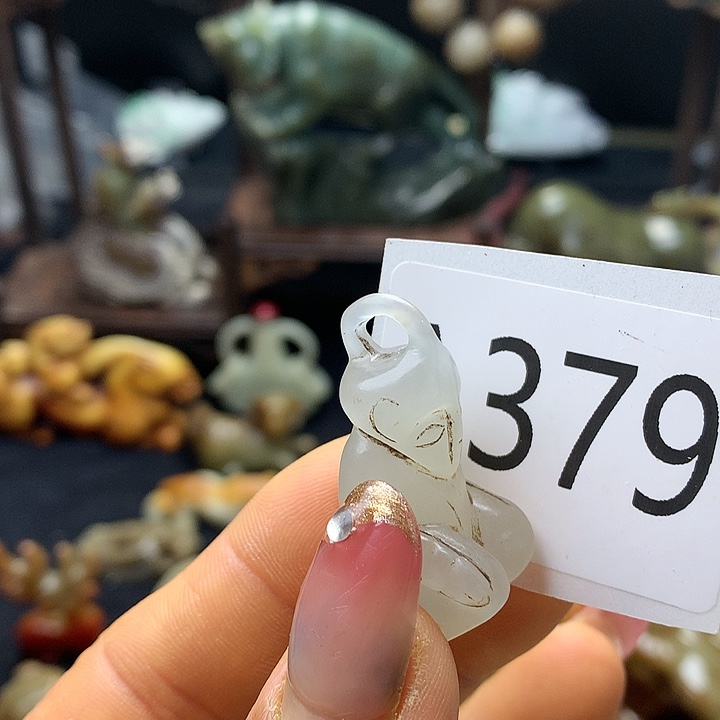 和田玉未镶嵌车挂