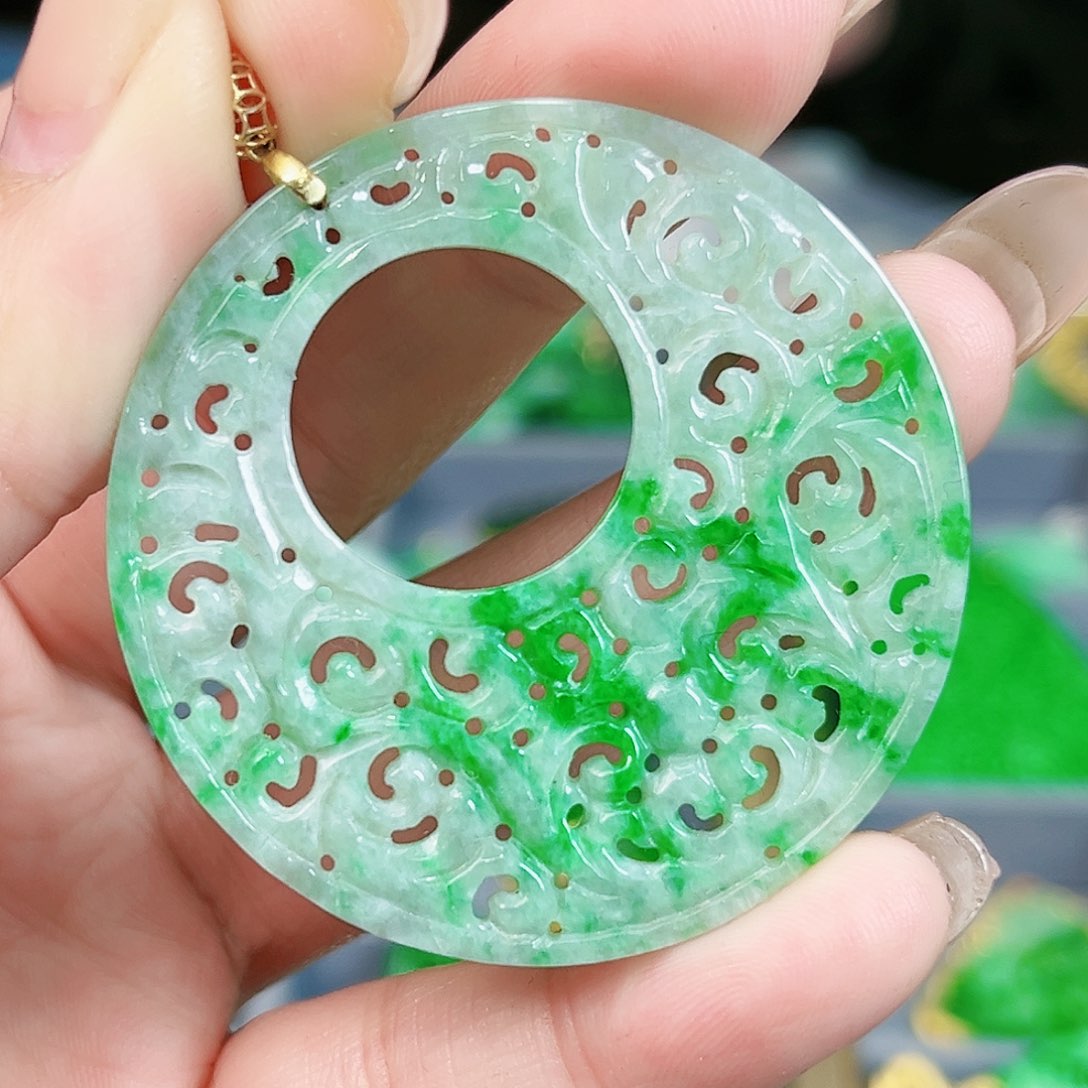 翡翠颈饰18K金镶嵌吊坠