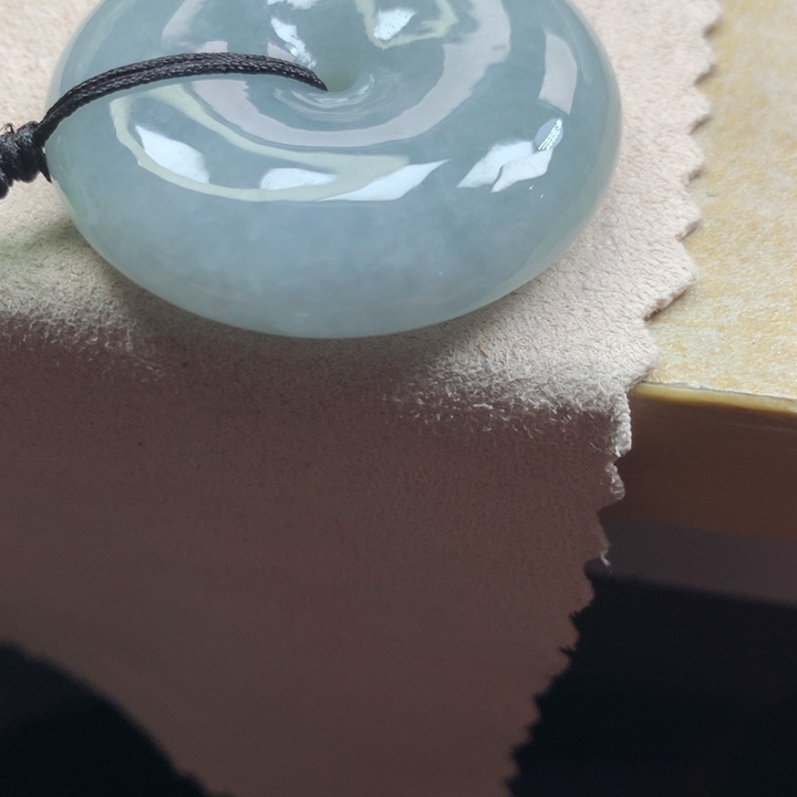 翡翠颈饰未镶嵌吊坠