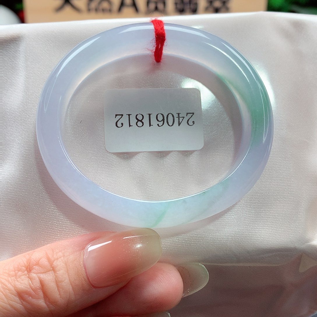 未镶嵌手镯（贵妃镯）翡翠111号，天然A货翡翠手镯