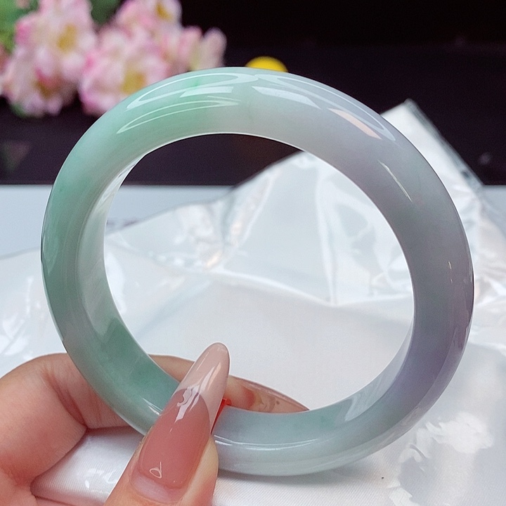 翡翠手镯未镶嵌59圈