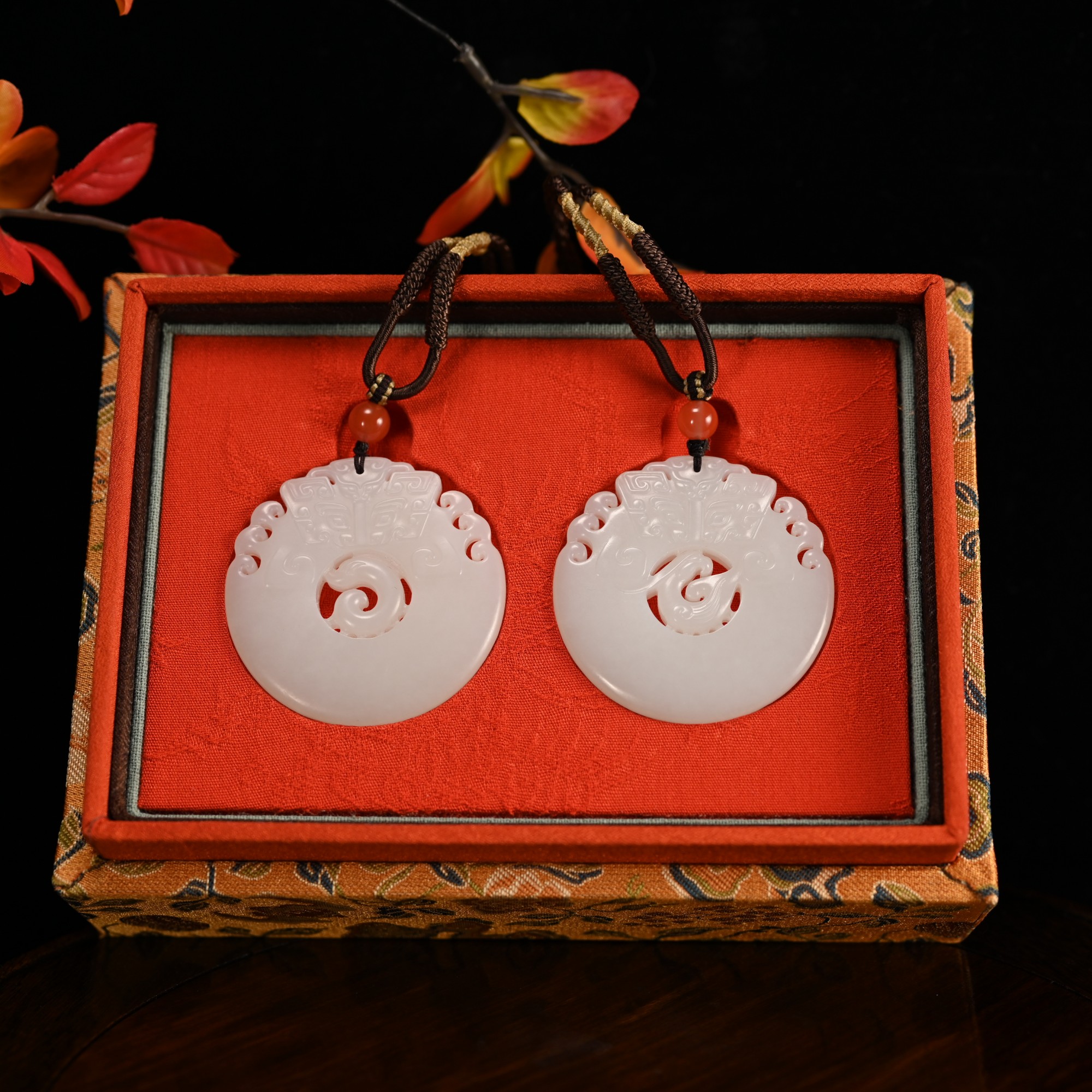 Lot8821 HP6804151和田玉白玉龙凤挂件/杭拍