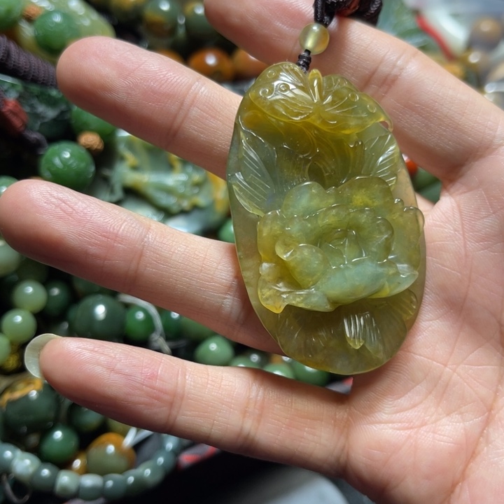 蛇纹石玉合金颈饰