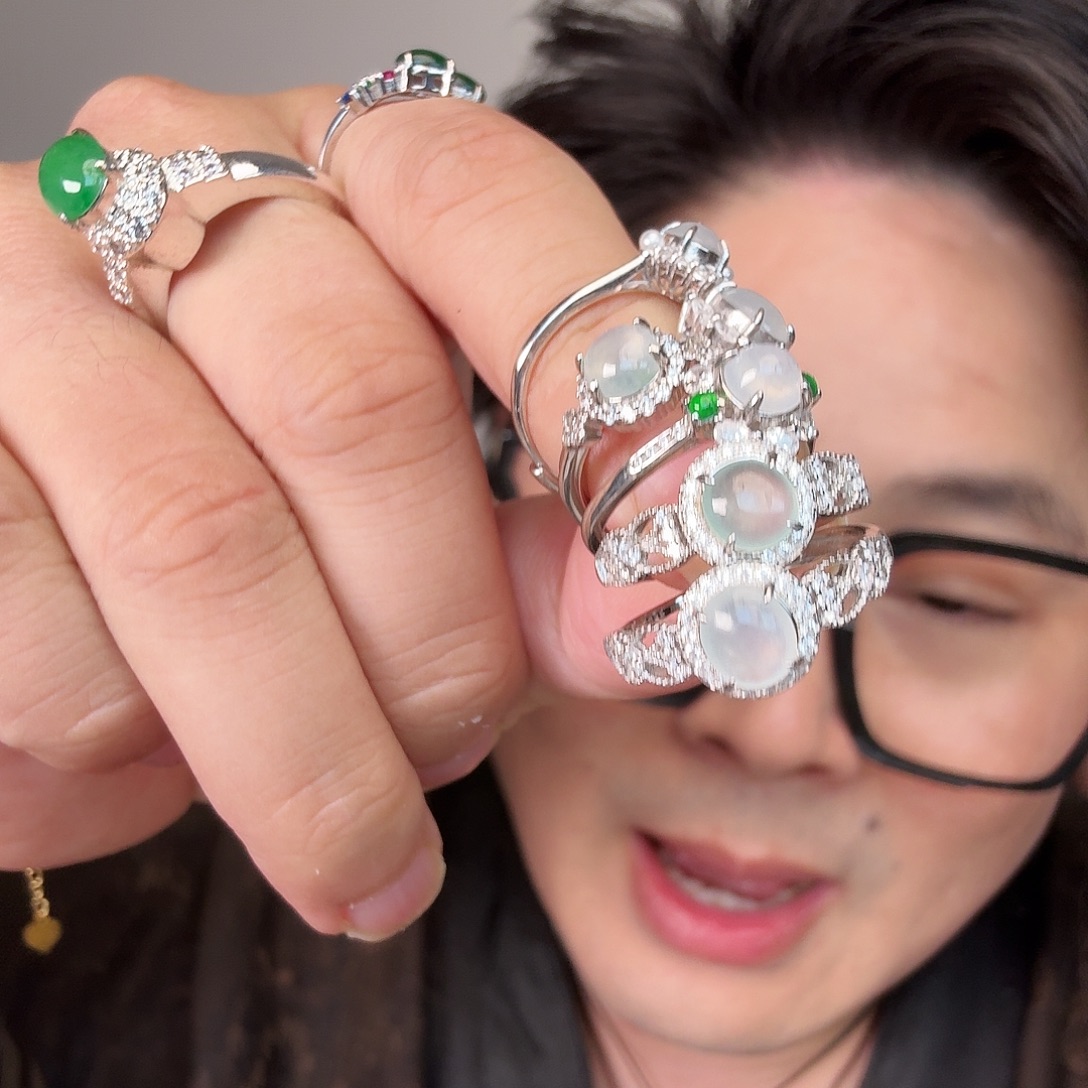 翡翠未镶嵌颈饰多样性一个