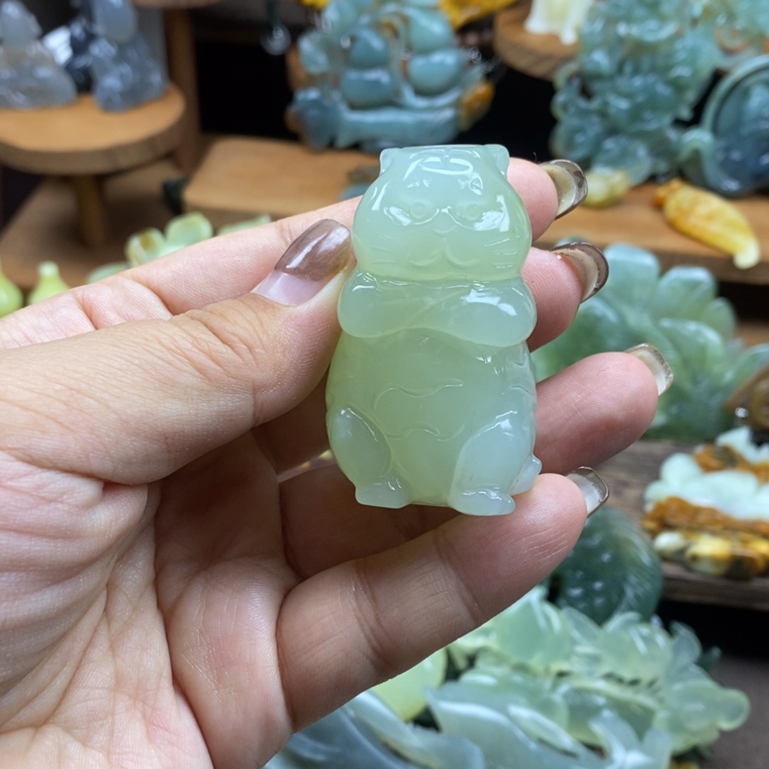 岫玉未镶嵌吊坠(赠链)