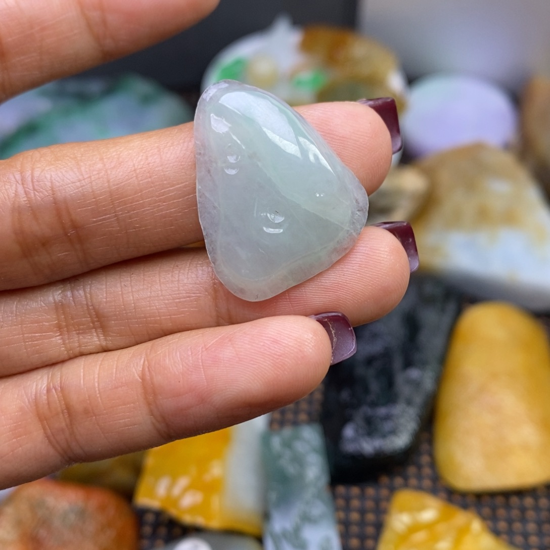 翡翠颈饰未镶嵌翡翠