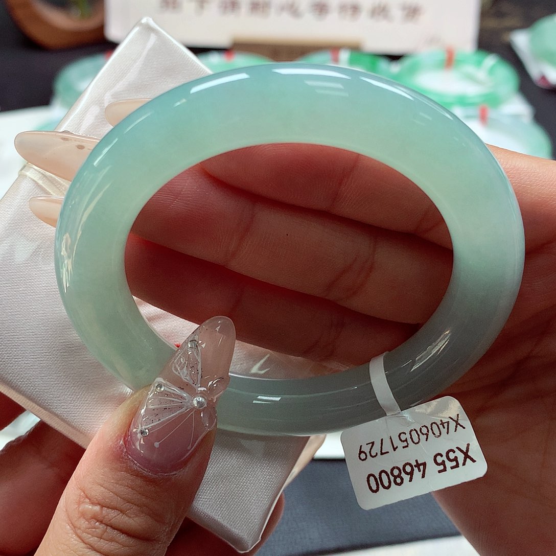 翡翠手镯（圆镯）未镶嵌（53号）66