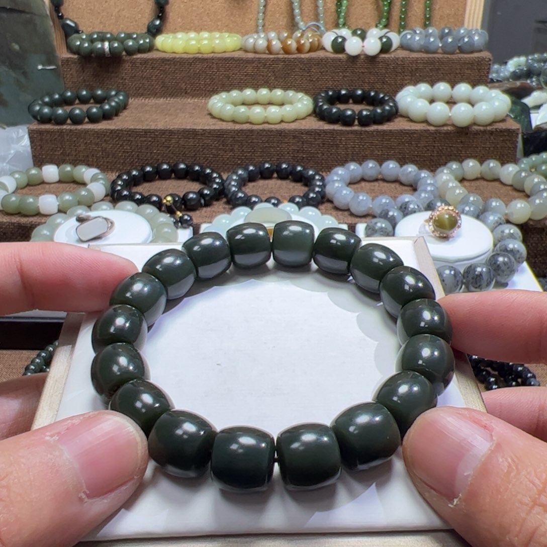 和田玉未镶嵌手链