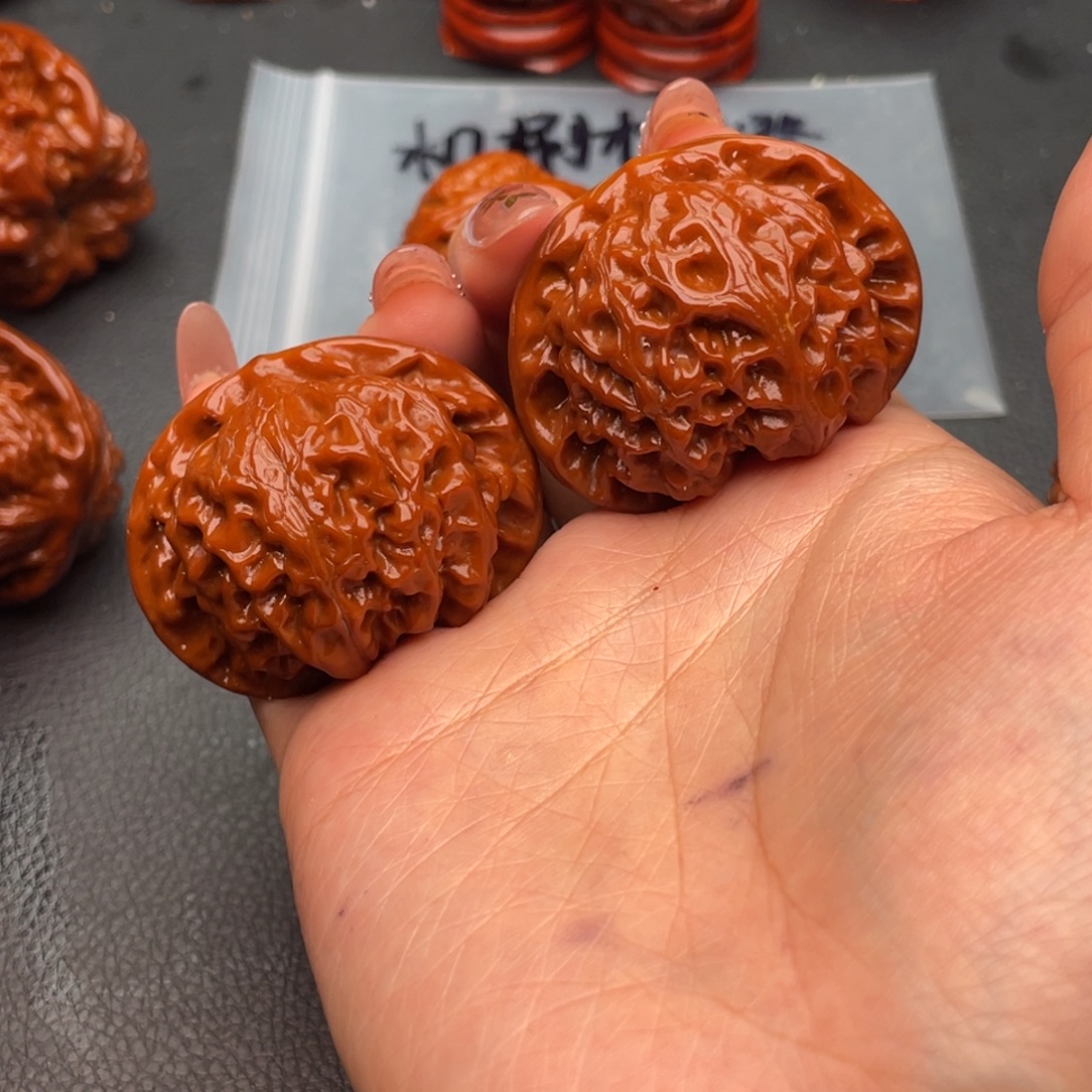 芝***π把件文玩核桃宫灯