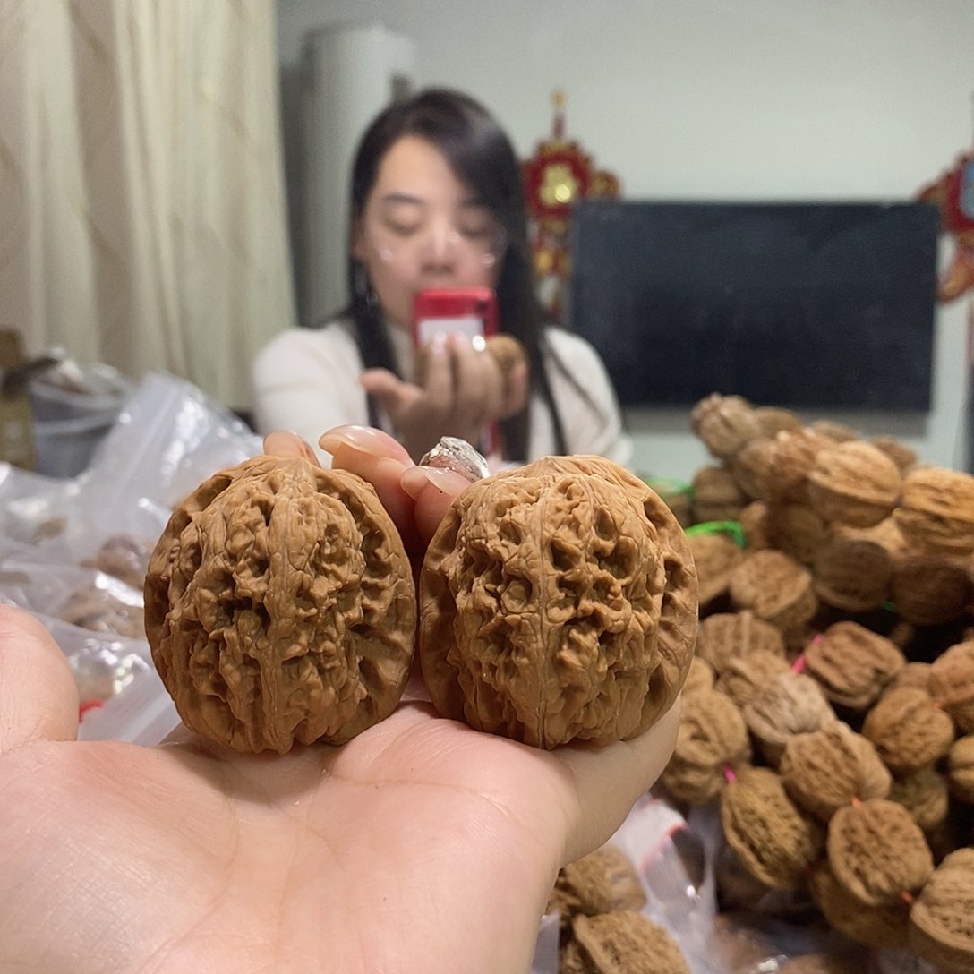 把件文玩核桃42将军膀有水尖54.5克