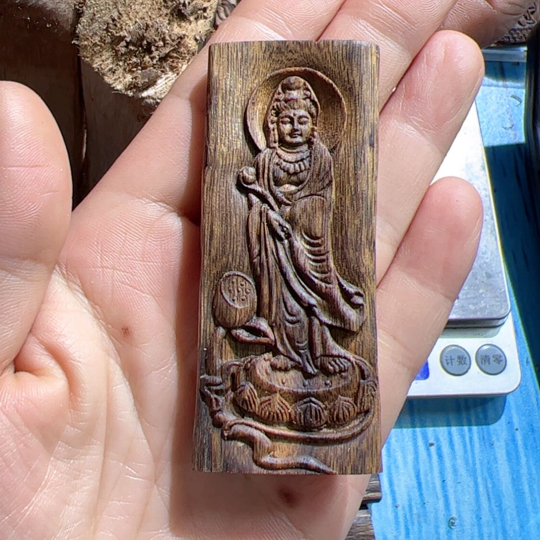 沉香吊坠白棋观音12.4克