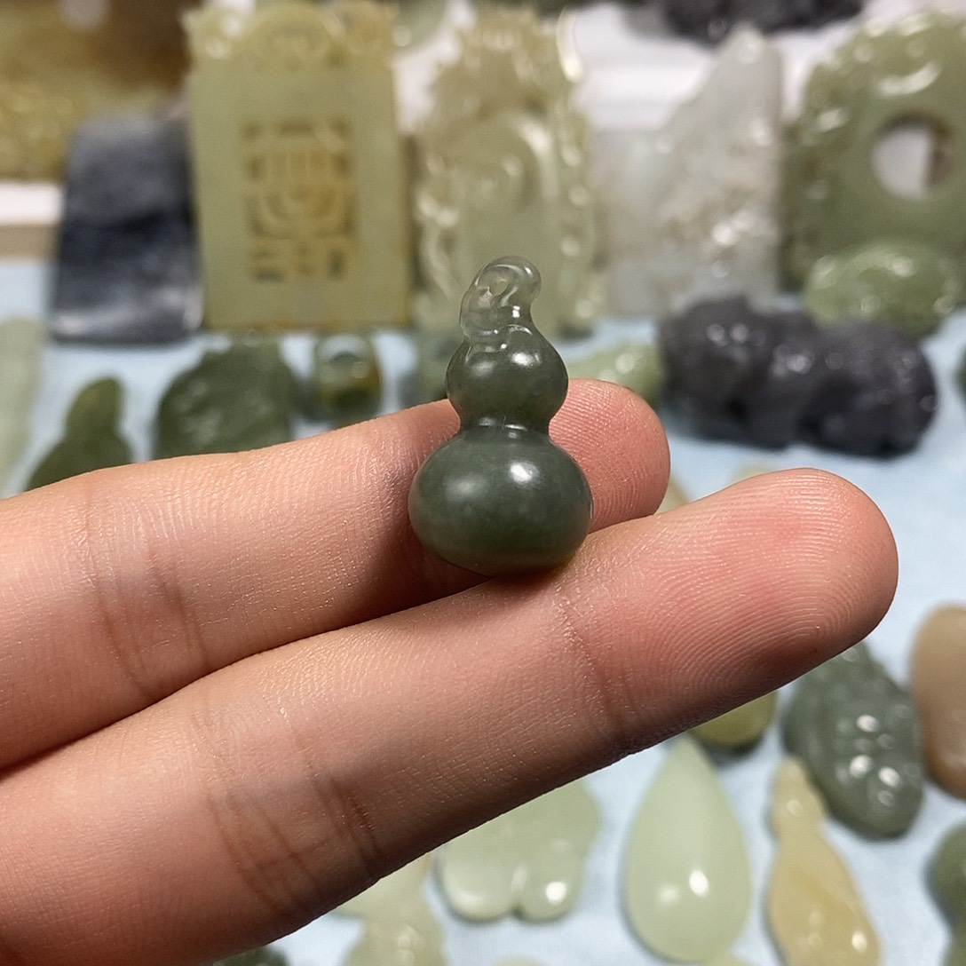 和田玉未镶嵌挂件