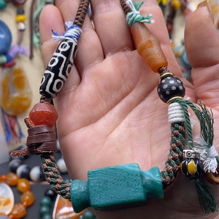 玛瑙/玉髓颈饰未镶嵌