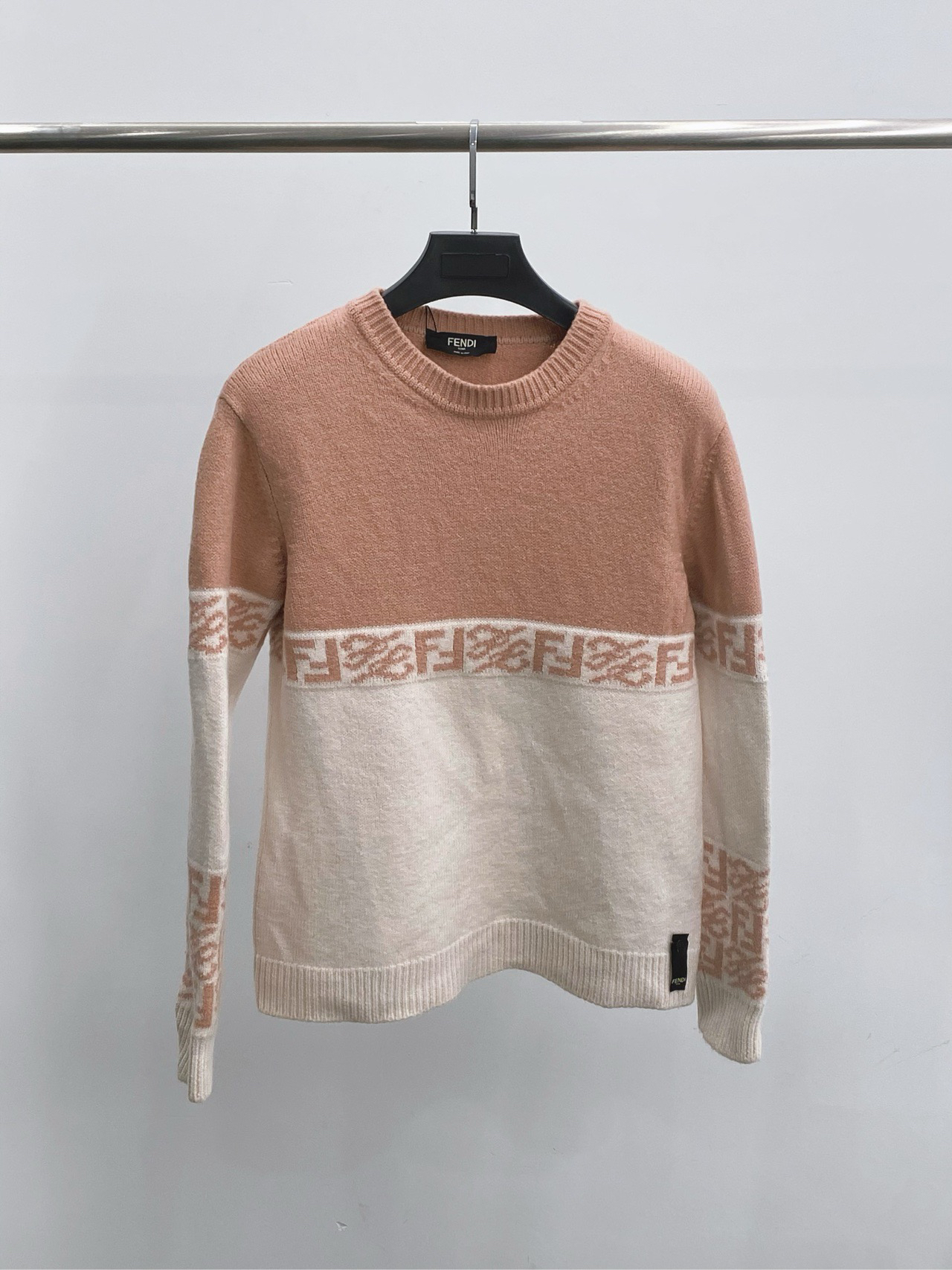 95新 FENDI/芬迪 sm11881369 圆领粉白拼接针织毛衣 50码 