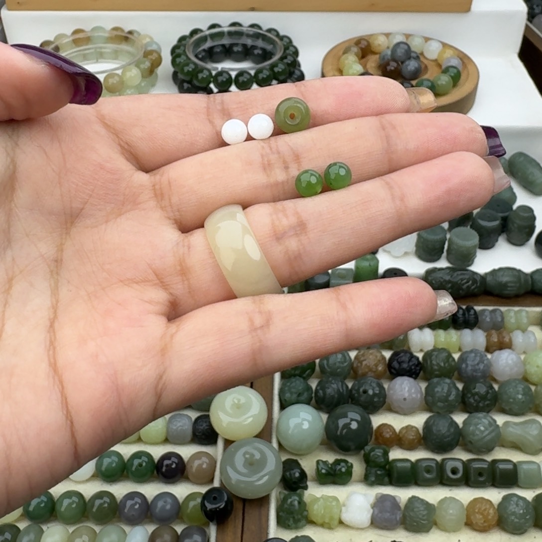 新***馆和田玉未镶嵌珠宝半成品和田玉单珠一套4