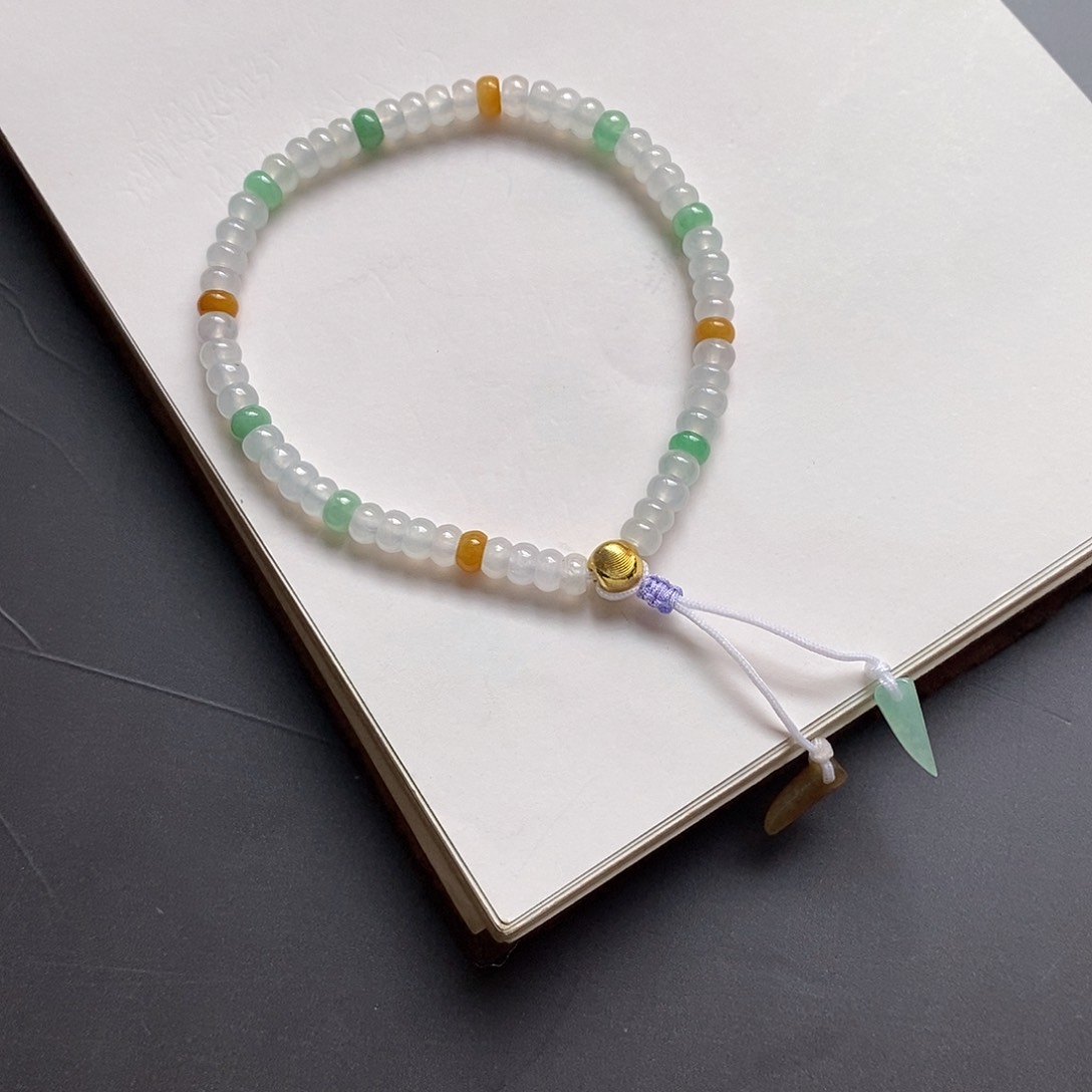 翡翠颈饰未镶嵌手串