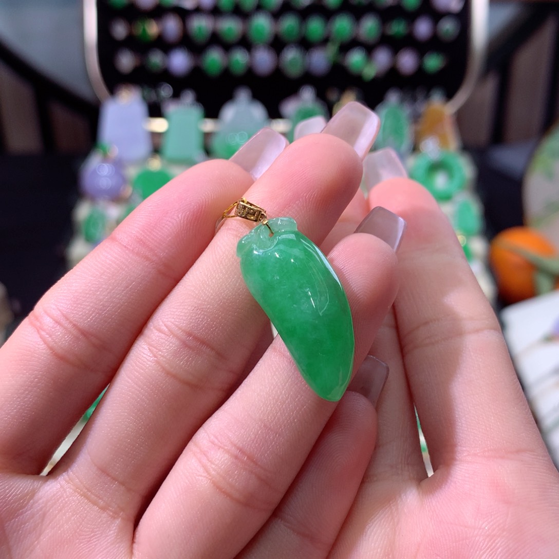 翡翠颈饰18K金镶嵌翡翠