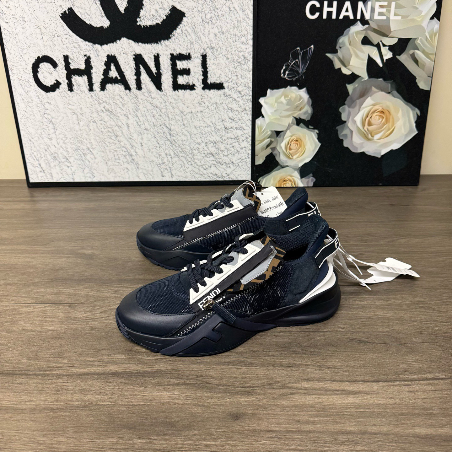 未使用 FENDI/芬迪 Flow拉链加系带满logo运动鞋40码全新公价8900