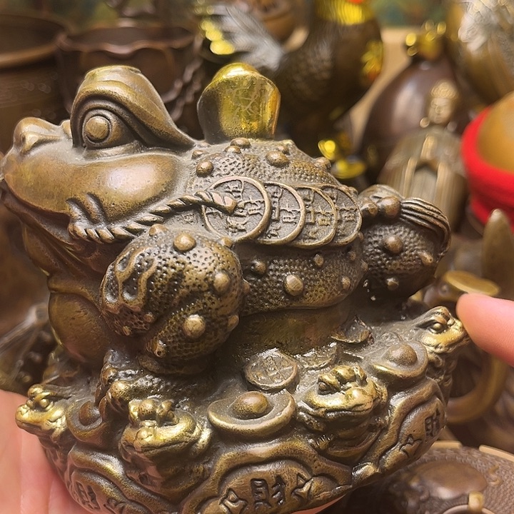 精美铜器批发档口