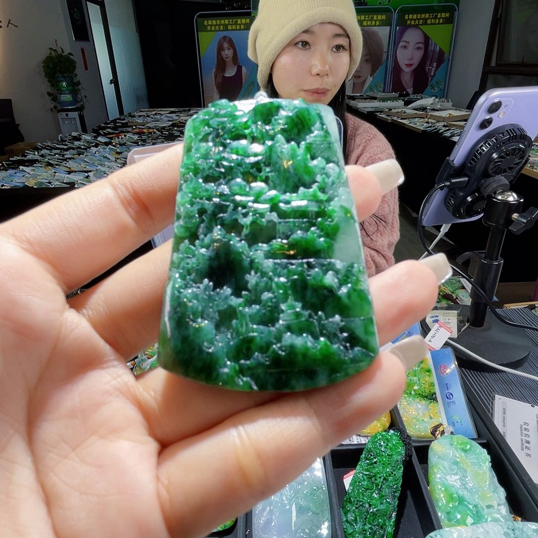 颈饰未镶嵌翡翠一