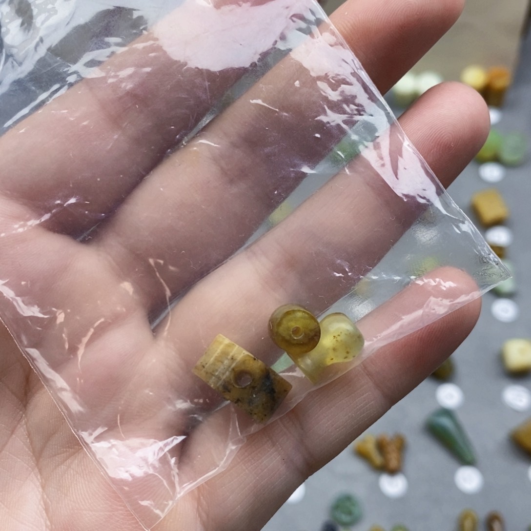 【闪购商品】未镶嵌岫玉配珠.**