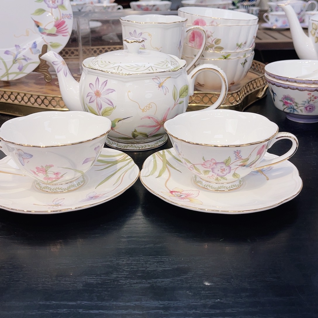 骨瓷一壶两杯———————————