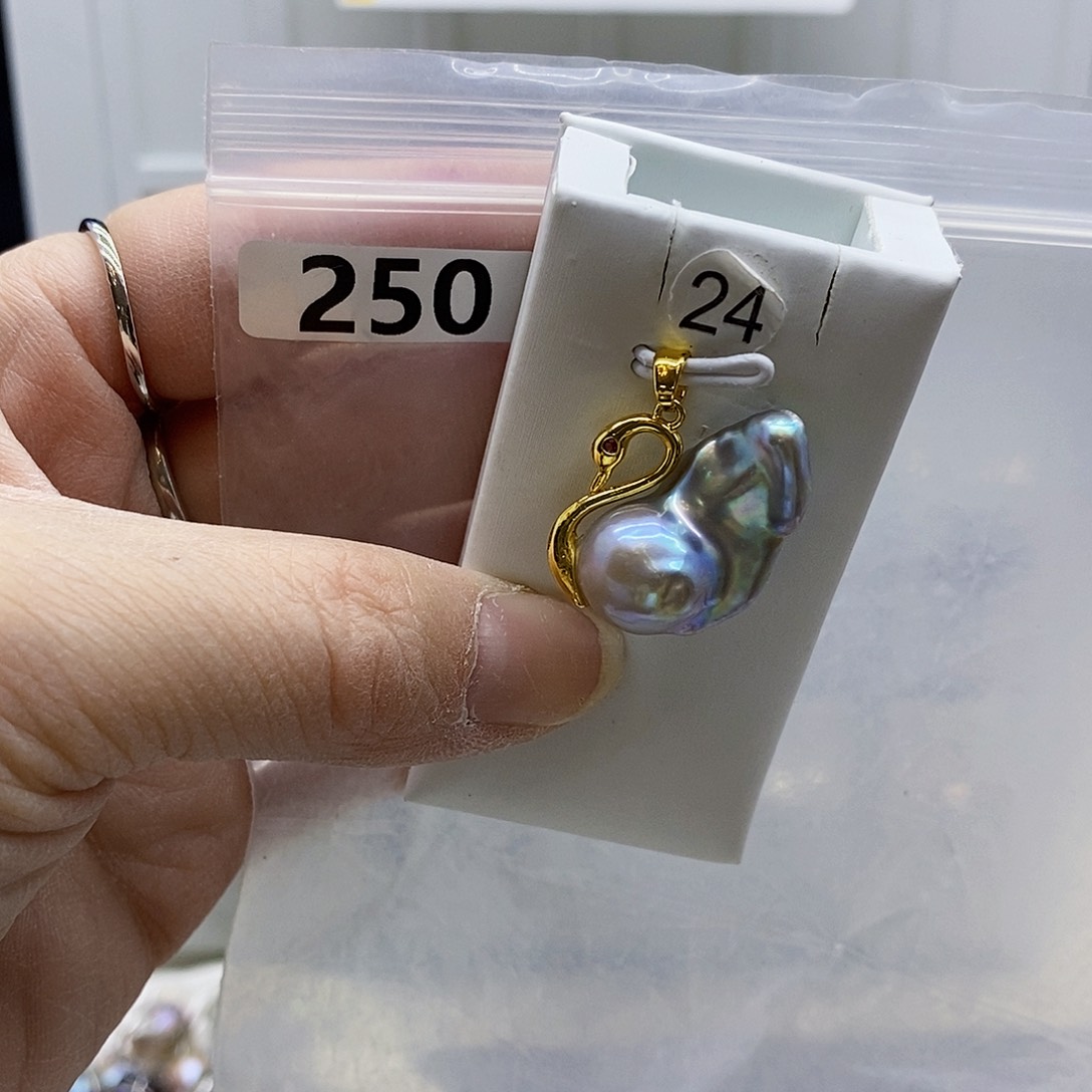 颈饰合金淡水珍珠