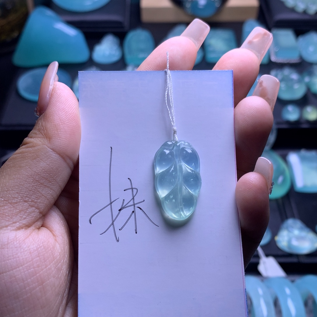 蛇纹石玉吊坠未镶嵌