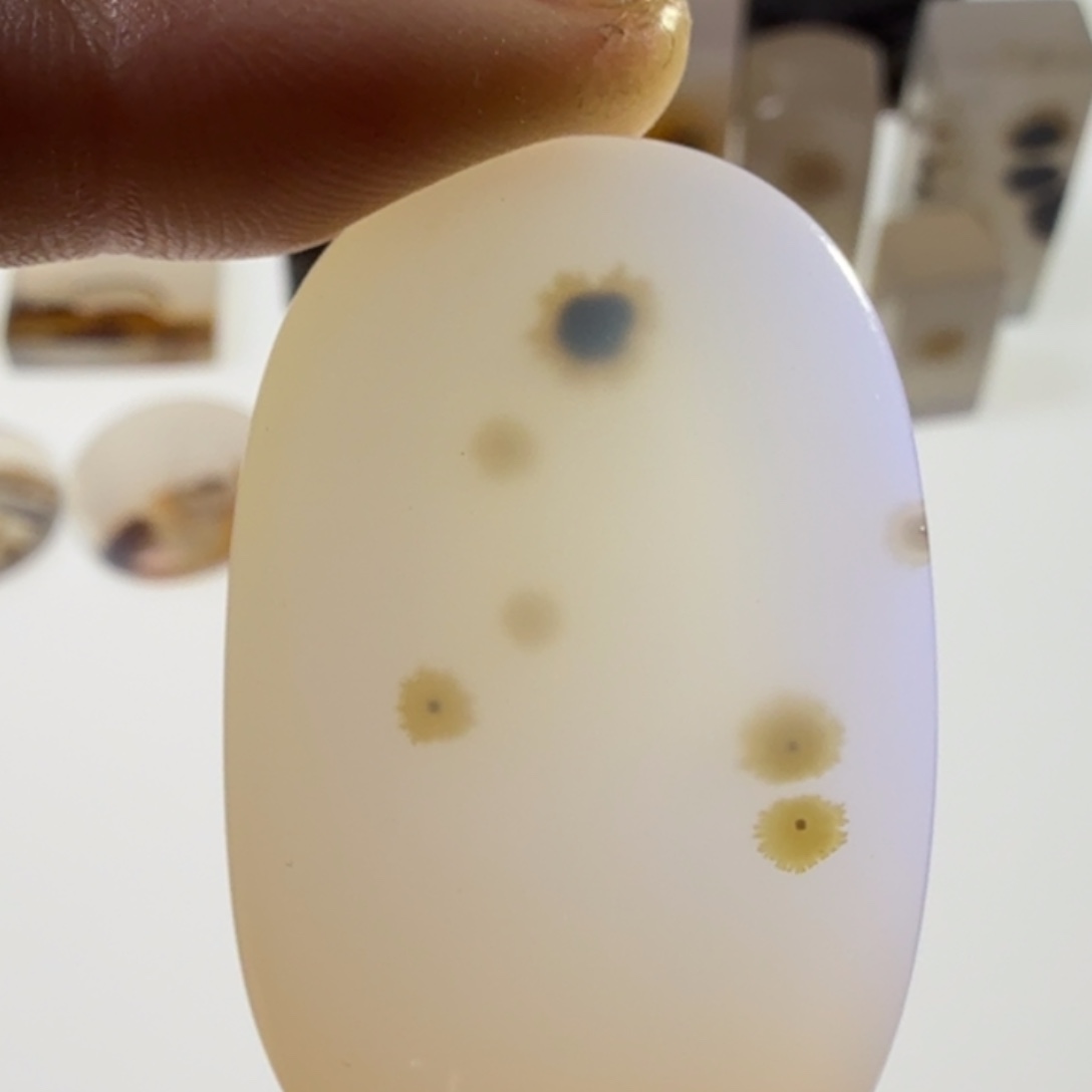 玛瑙/玉髓未镶嵌珠宝半成品