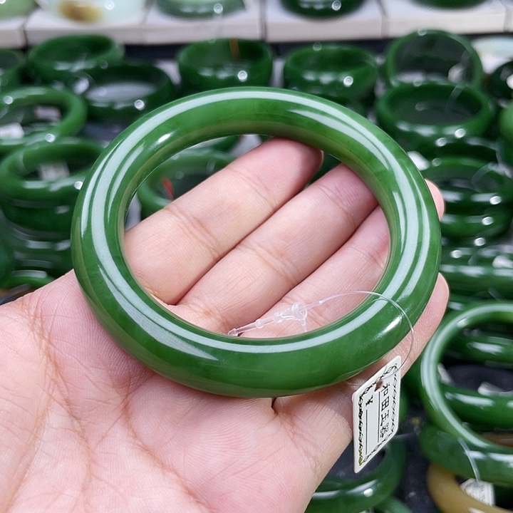 和田玉（碧玉）手镯未镶嵌