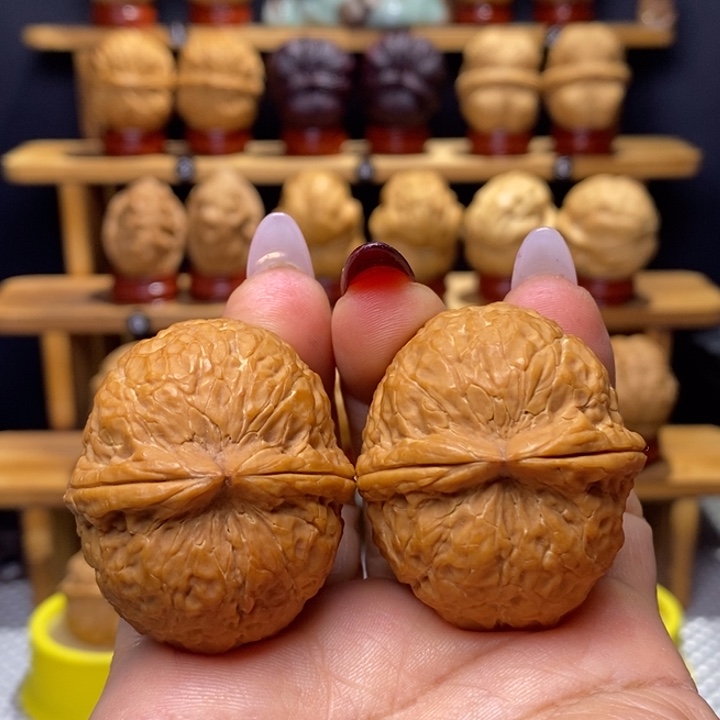 .***Z把件文玩核桃云铁至尊元宝8