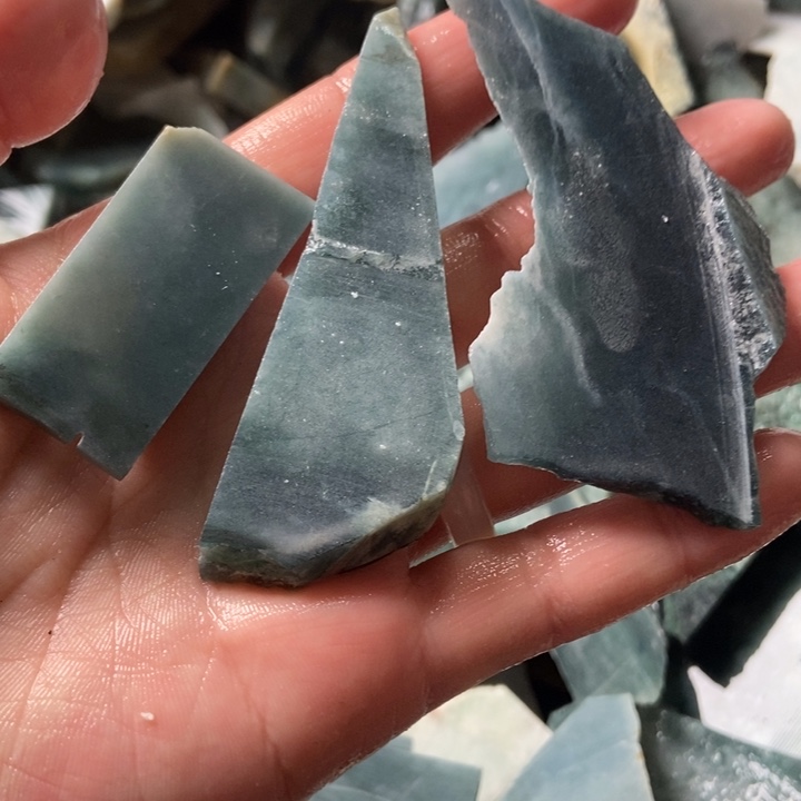 翡翠颈饰未镶嵌天然翡翠