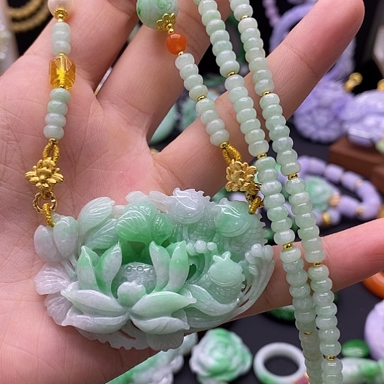 翡翠未镶嵌颈饰翡翠吊坠