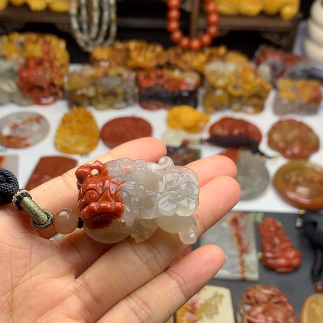 石英质玉（黄龙玉）挂件未镶嵌