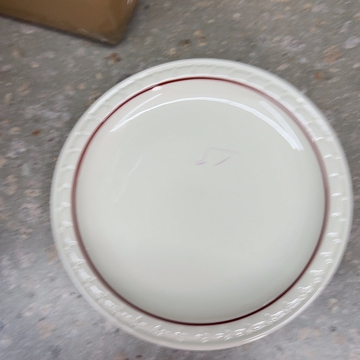 陶瓷红线花边8.25寸点心盘