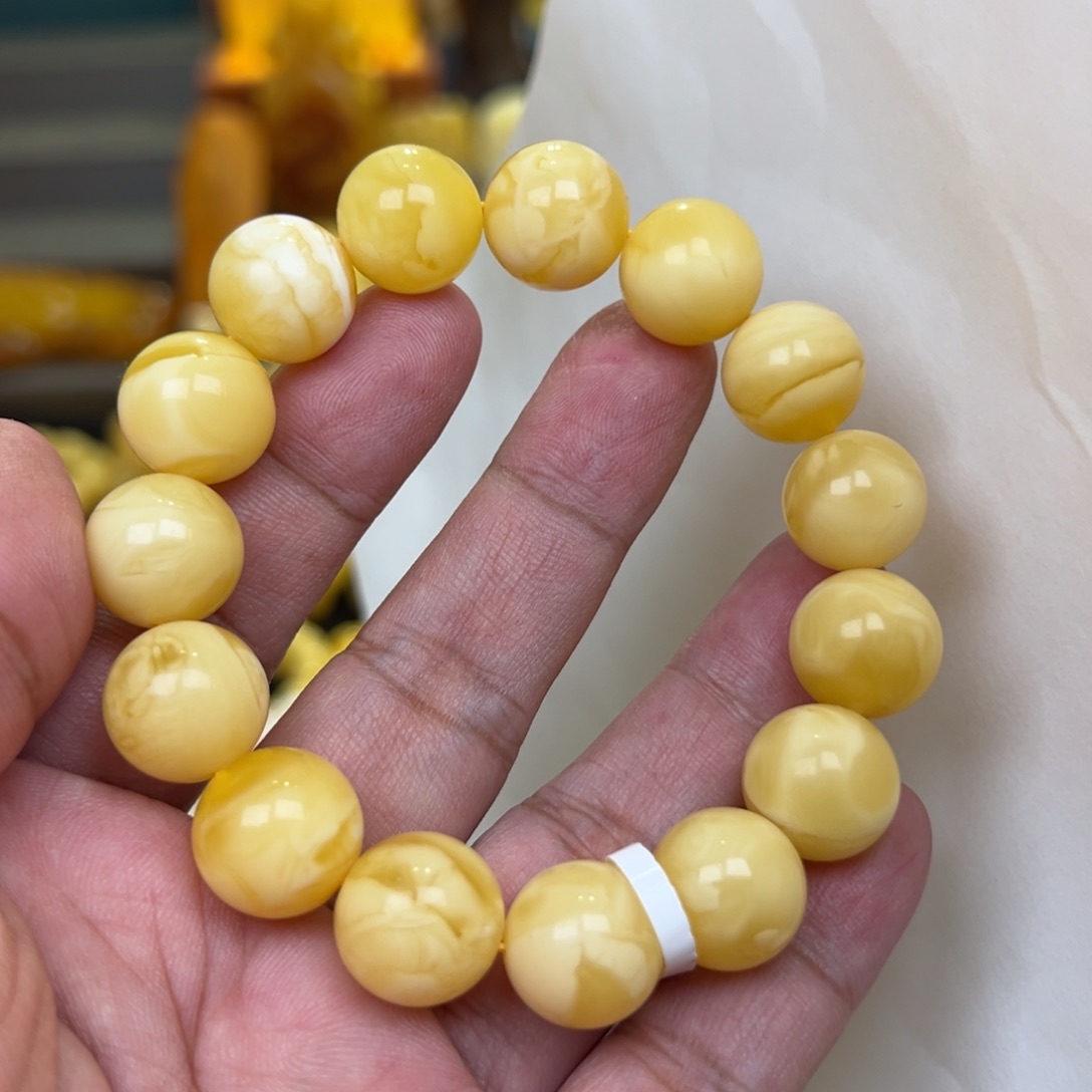 蜜蜡未镶嵌珠宝奇石14加26.38克