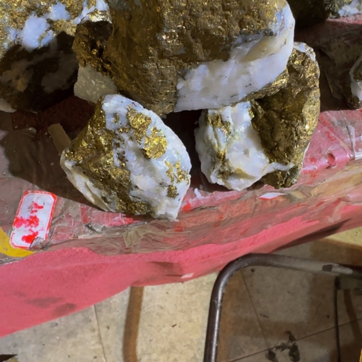 王***辉金属图健健康康了呃呃呃