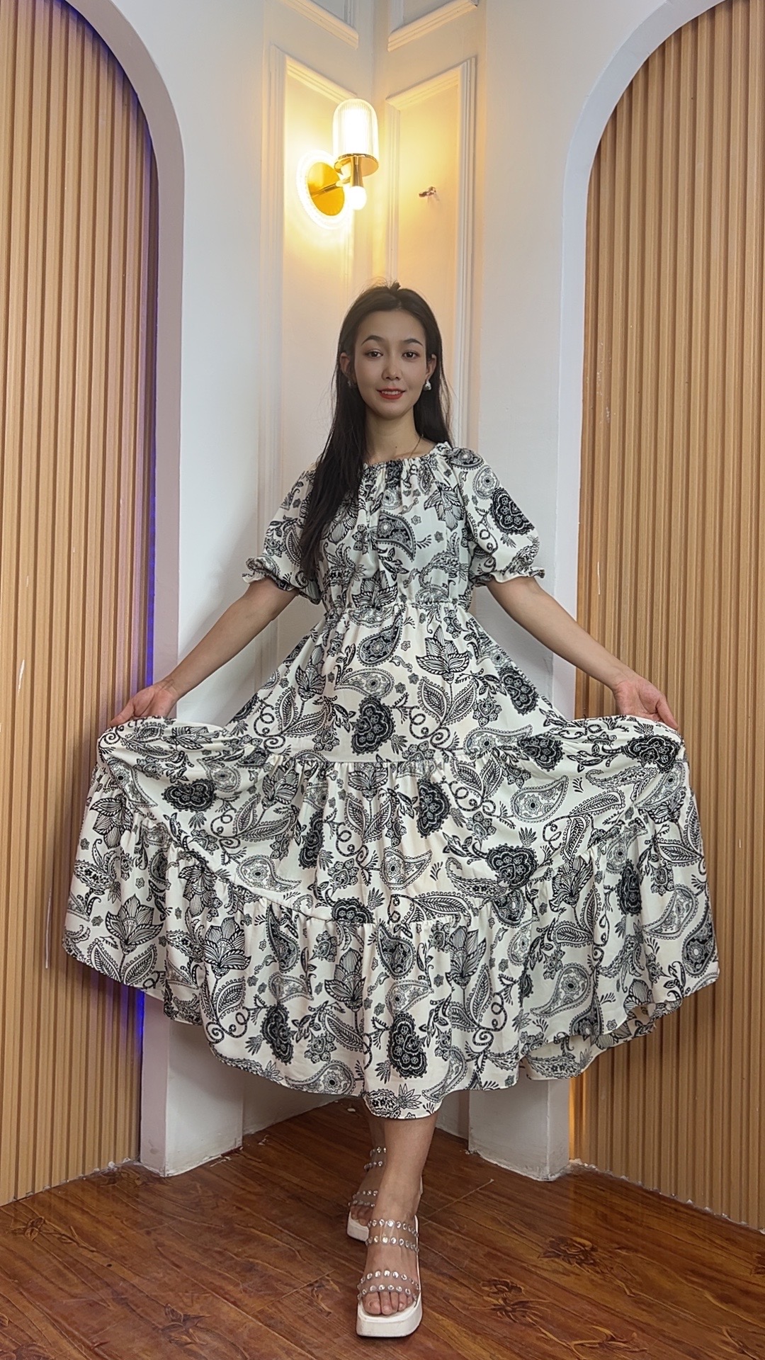 拼接夏季长裙碎花方领中长裙显瘦收腰时尚圆领连衣裙